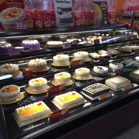 Red Ribbon Bakeshop .